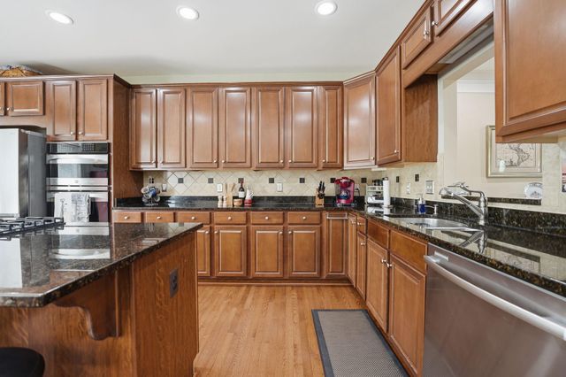 508 HOLLINGSWORTH TER, Herndon, VA 20170