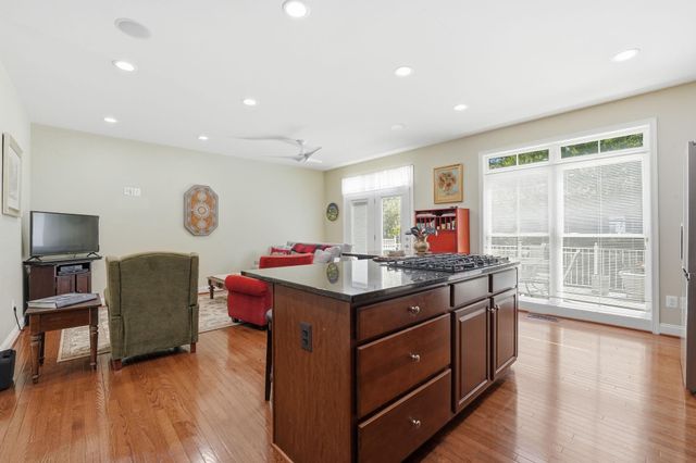 508 HOLLINGSWORTH TER, Herndon, VA 20170