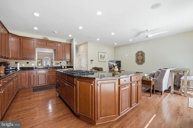 508 HOLLINGSWORTH TER, Herndon, VA 20170