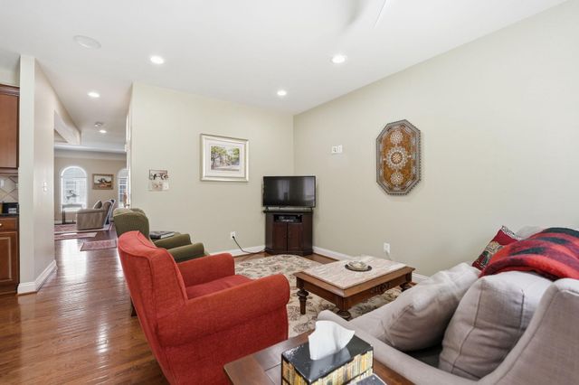 508 HOLLINGSWORTH TER, Herndon, VA 20170
