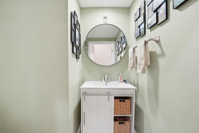 508 HOLLINGSWORTH TER, Herndon, VA 20170