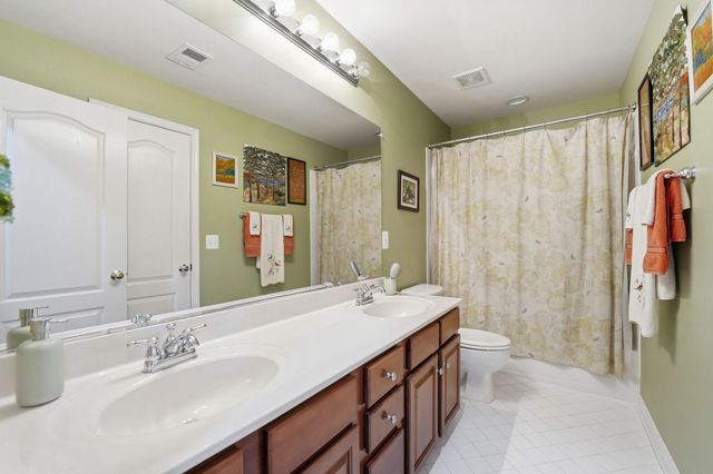 508 HOLLINGSWORTH TER, Herndon, VA 20170