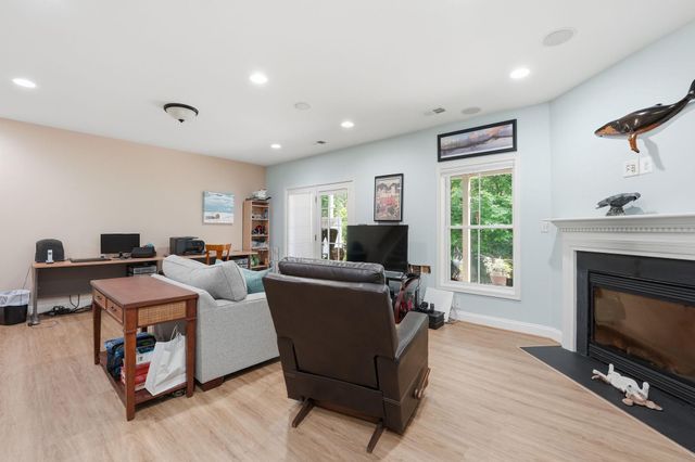 508 HOLLINGSWORTH TER, Herndon, VA 20170
