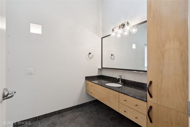 111 10th Street 410, Des Moines, IA 50309