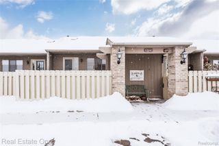 62340 Arlington Circle 3, South Lyon, MI 48178