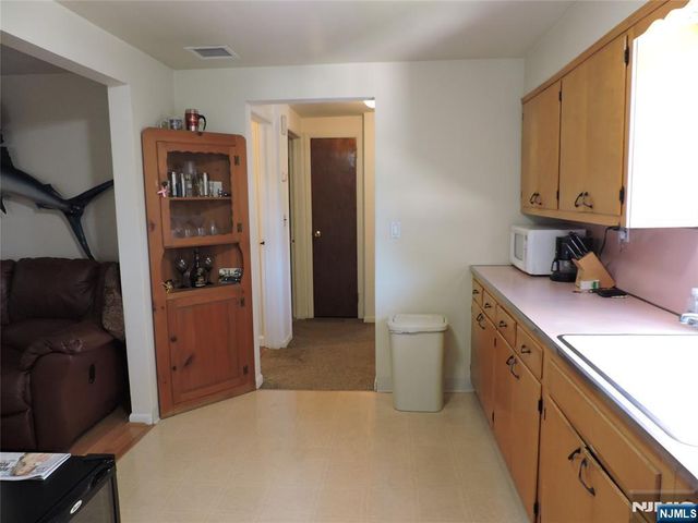 15 Main Avenue, Elmwood Park, NJ 07407