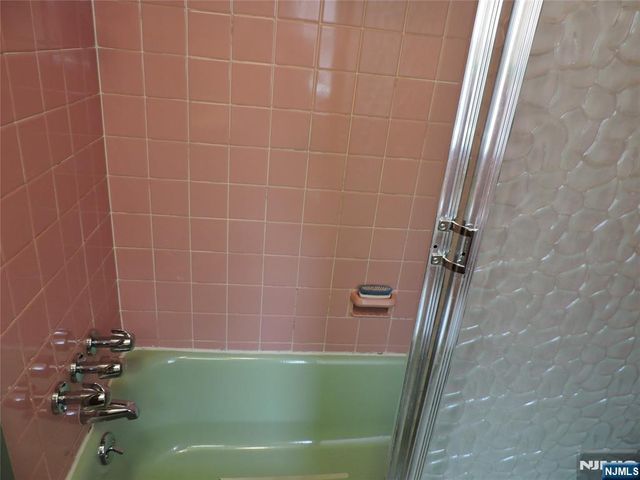 15 Main Avenue, Elmwood Park, NJ 07407