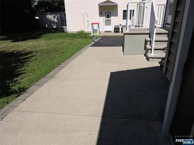 15 Main Avenue, Elmwood Park, NJ 07407