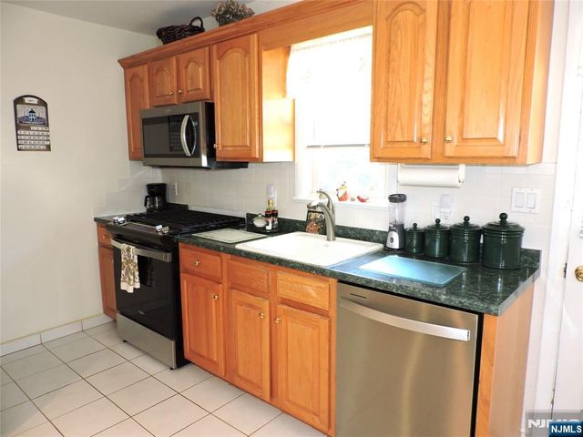 15 Main Avenue, Elmwood Park, NJ 07407