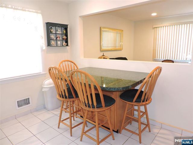 15 Main Avenue, Elmwood Park, NJ 07407