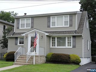 15 Main Avenue, Elmwood Park, NJ 07407