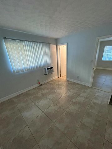 925 NE 17th Avenue 1, Fort Lauderdale, FL 33304