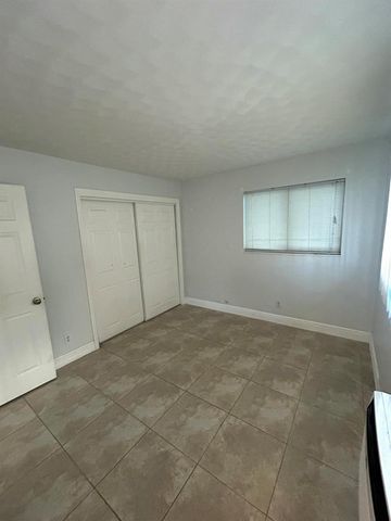 925 NE 17th Avenue 1, Fort Lauderdale, FL 33304