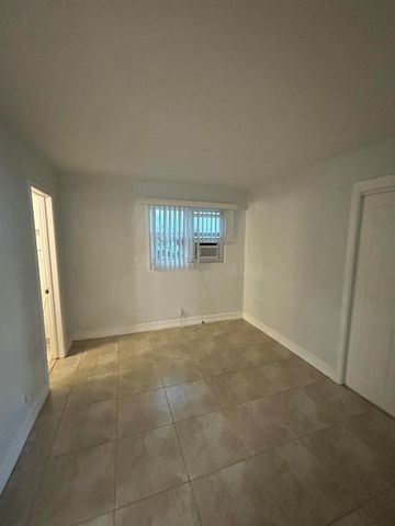 925 NE 17th Avenue 1, Fort Lauderdale, FL 33304