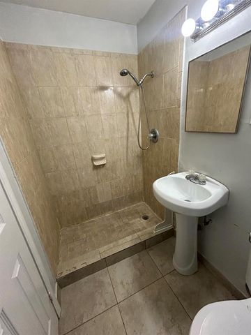 925 NE 17th Avenue 1, Fort Lauderdale, FL 33304