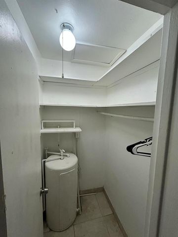 925 NE 17th Avenue 1, Fort Lauderdale, FL 33304
