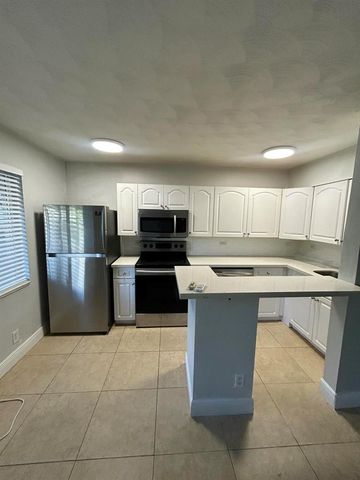 925 NE 17th Avenue 1, Fort Lauderdale, FL 33304