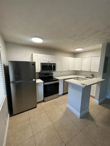 925 NE 17th Avenue 1, Fort Lauderdale, FL 33304