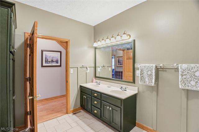 1384 Spider Ridge Road, Parkersburg, WV 26104