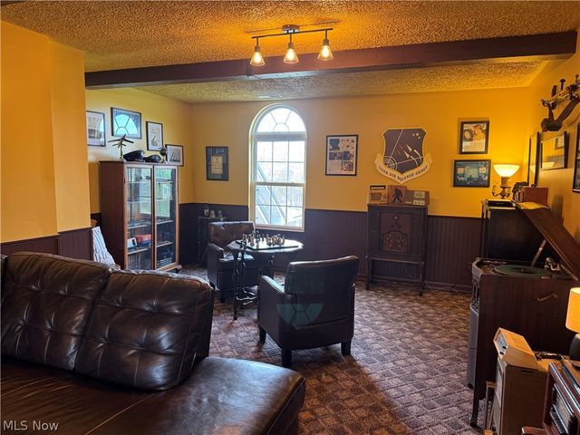 1384 Spider Ridge Road, Parkersburg, WV 26104
