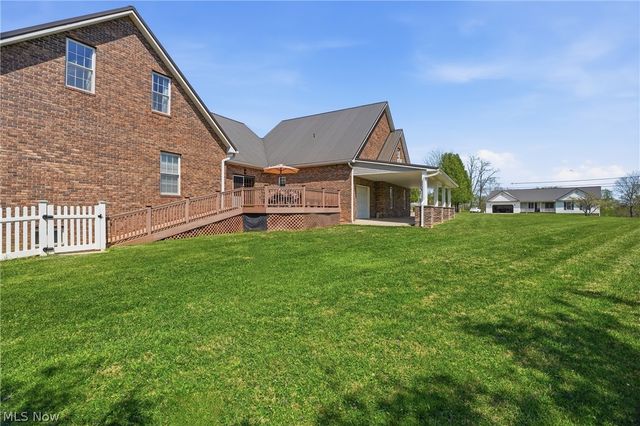 1384 Spider Ridge Road, Parkersburg, WV 26104