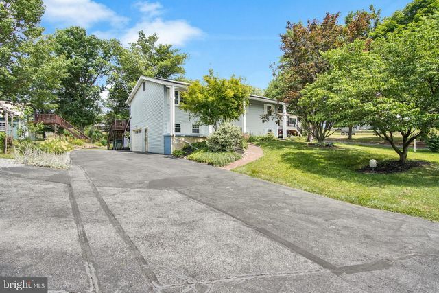 14 PEMBERTON DR, East Berlin, PA 17316