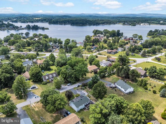 14 PEMBERTON DR, East Berlin, PA 17316