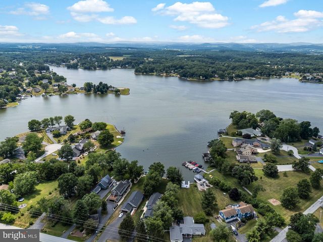14 PEMBERTON DR, East Berlin, PA 17316