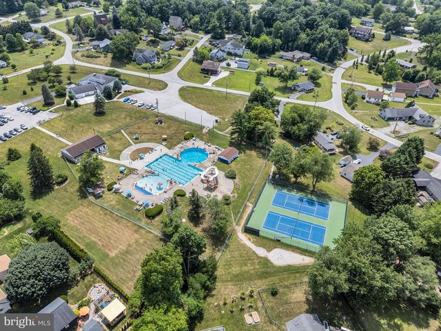 14 PEMBERTON DR, East Berlin, PA 17316