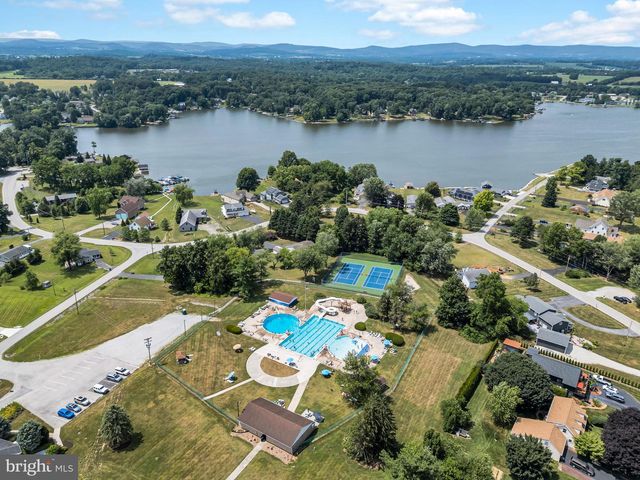 14 PEMBERTON DR, East Berlin, PA 17316