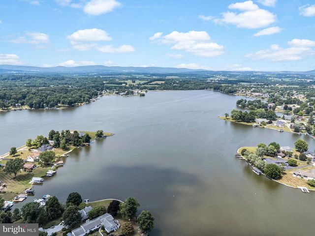 14 PEMBERTON DR, East Berlin, PA 17316