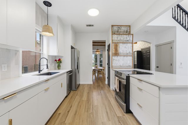 919 Waterford Way, Euless, TX 76039