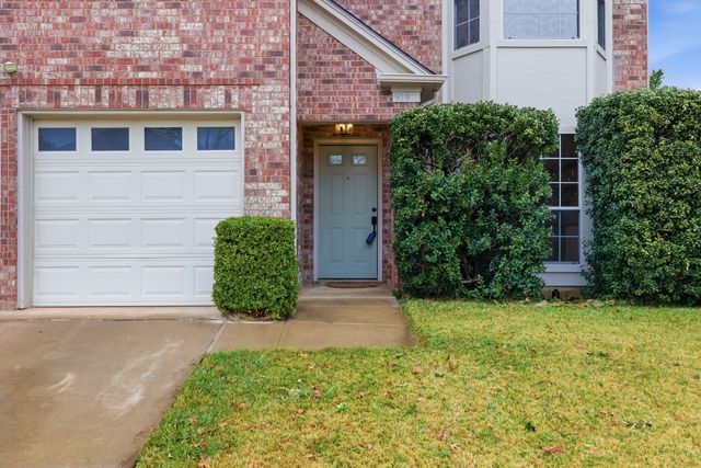 919 Waterford Way, Euless, TX 76039