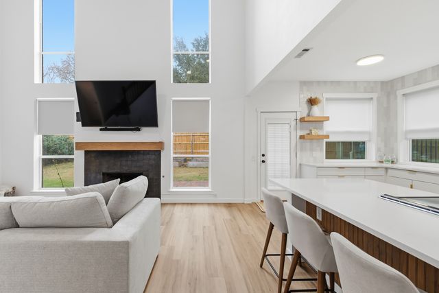 919 Waterford Way, Euless, TX 76039