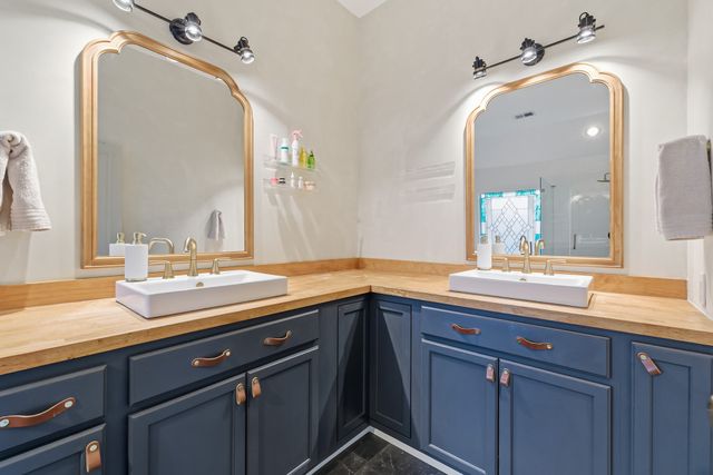 919 Waterford Way, Euless, TX 76039