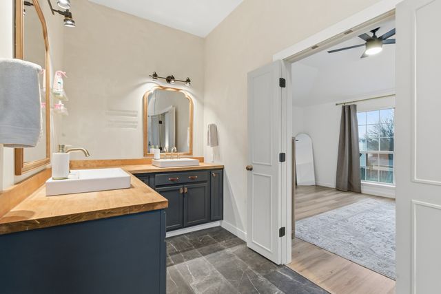 919 Waterford Way, Euless, TX 76039