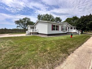 517 Locust Avenue, Marshall, MN 56258