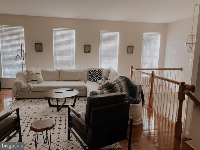 1104 HOKE LN, Fredericksburg, VA 22401