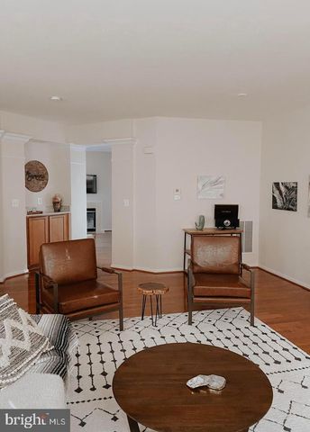 1104 HOKE LN, Fredericksburg, VA 22401