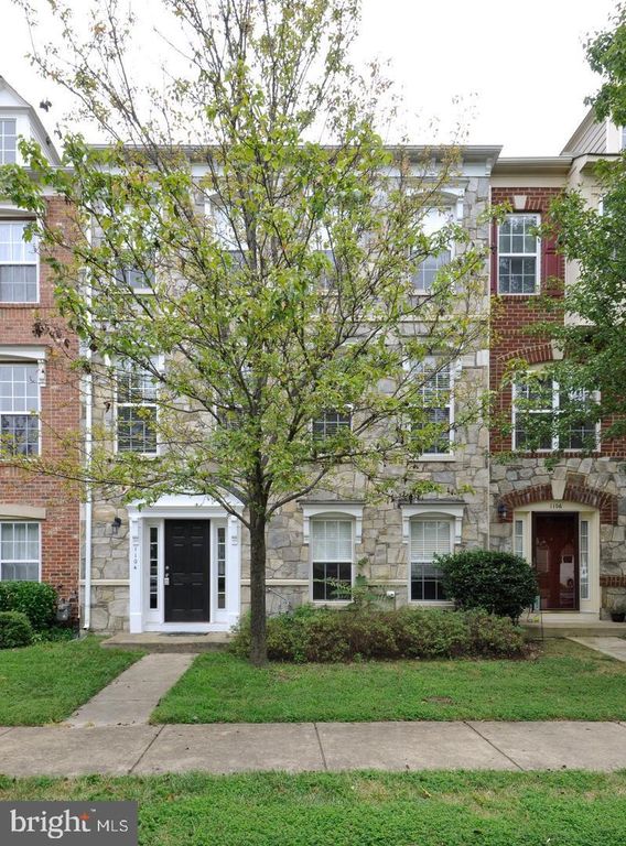 1104 HOKE LN, Fredericksburg, VA 22401