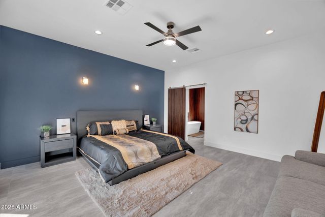 6827 N 14TH Place, Phoenix, AZ 85014