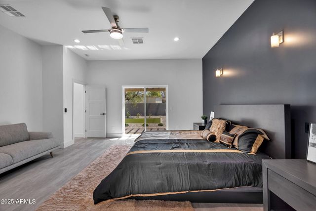 6827 N 14TH Place, Phoenix, AZ 85014