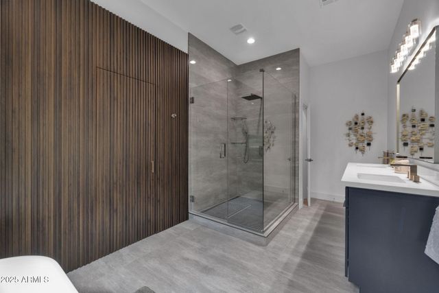 6827 N 14TH Place, Phoenix, AZ 85014