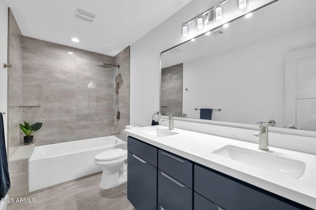 6827 N 14TH Place, Phoenix, AZ 85014