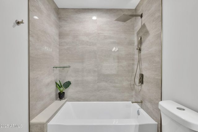 6827 N 14TH Place, Phoenix, AZ 85014