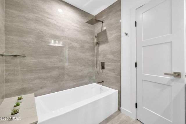 6827 N 14TH Place, Phoenix, AZ 85014