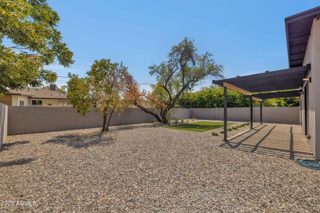 6827 N 14TH Place, Phoenix, AZ 85014