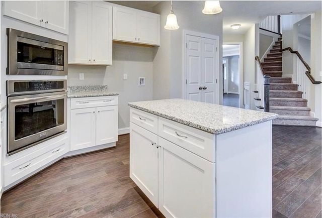1221 Founders Pointe TRL, Carrollton, VA 23314