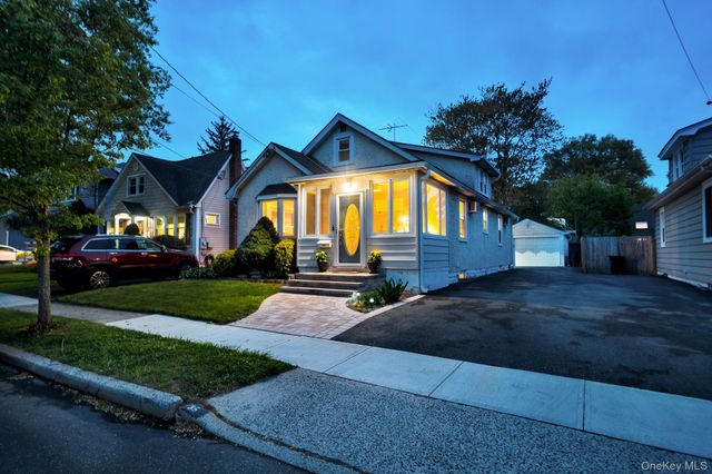 35 Orchard Street, Merrick, NY 11566
