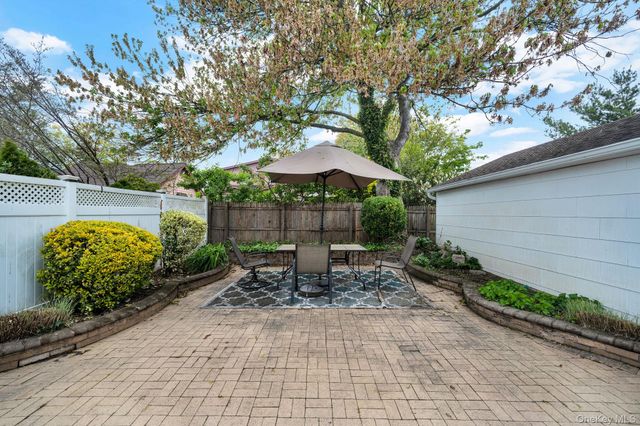 35 Orchard Street, Merrick, NY 11566